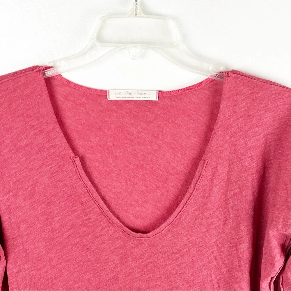 FREE PEOPLE WE THE FREE Scoop Neck Slouchy Distressed Snap Cuff Top, Size Small